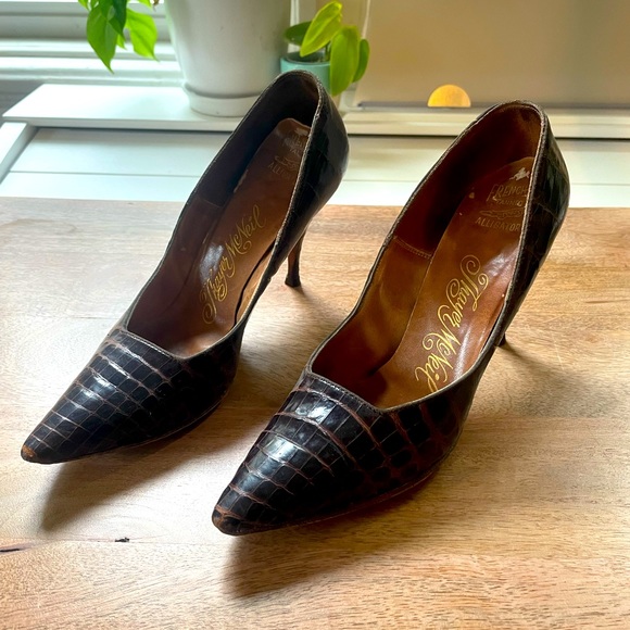 Vintage Alligator Heels - Picture 1 of 5